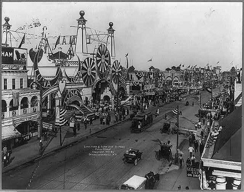 Luna Park & Surf Ave, Coney Island, 1912. Library of Congress Prints and Photographs Division 