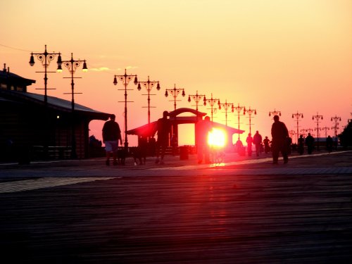 Sundown on the Boardwalk. Photo ©  Rubys_host via flickr