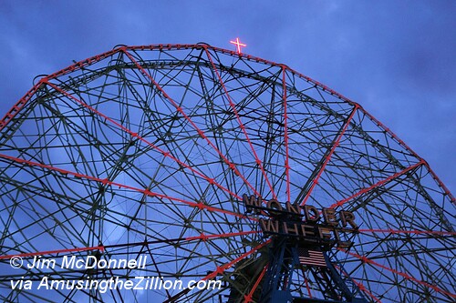 Wonder Wheel Xmas Cross