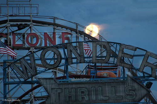 Wonder Moon cCney Island